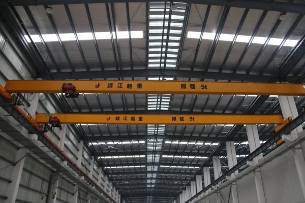 為何行車生產(chǎn)廠家推薦使用歐式起重機(jī)？
