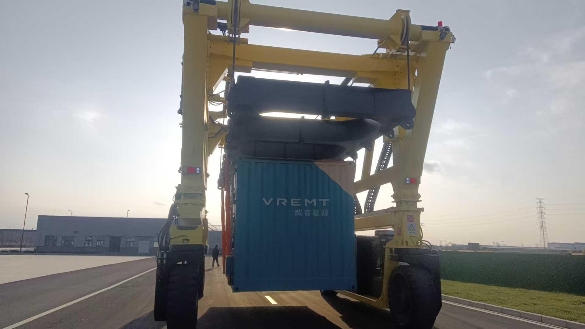 跨運車的結(jié)構(gòu)、工作流程及應(yīng)用優(yōu)勢